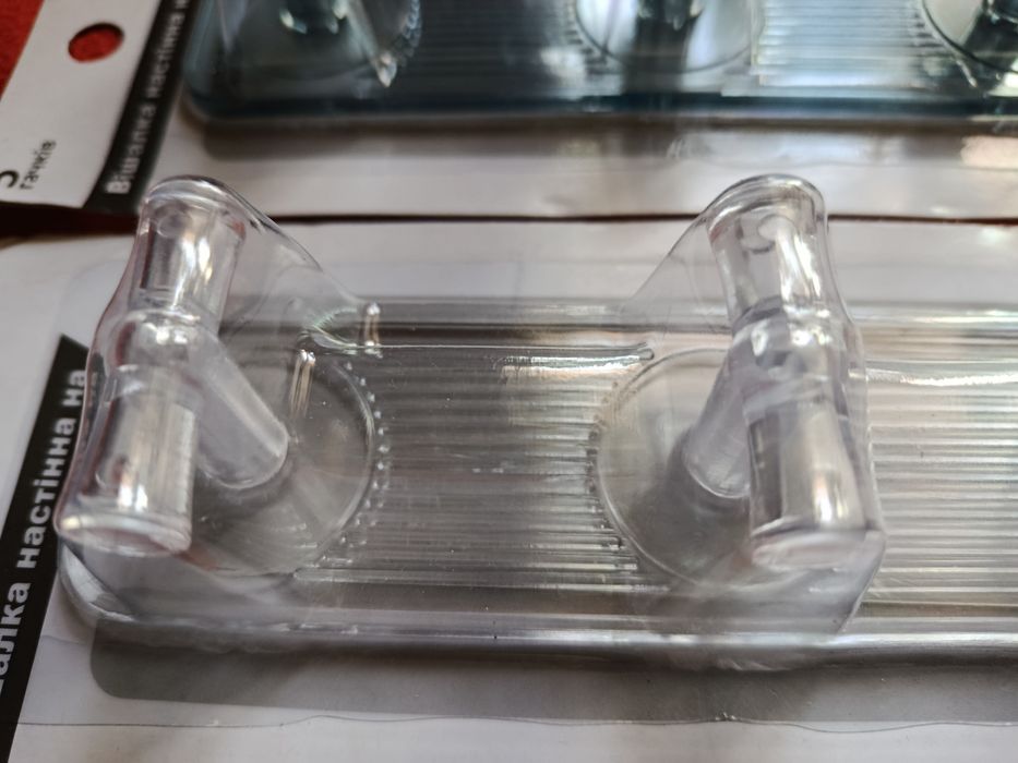 Вешалка настенная на скотче