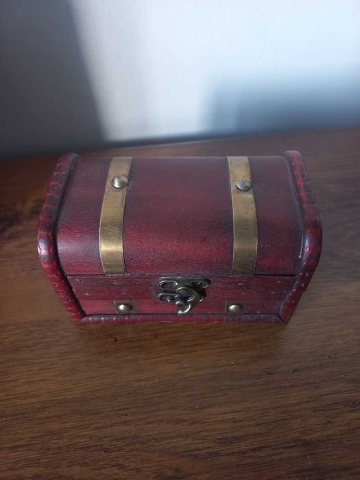 Шкатулка коричневая