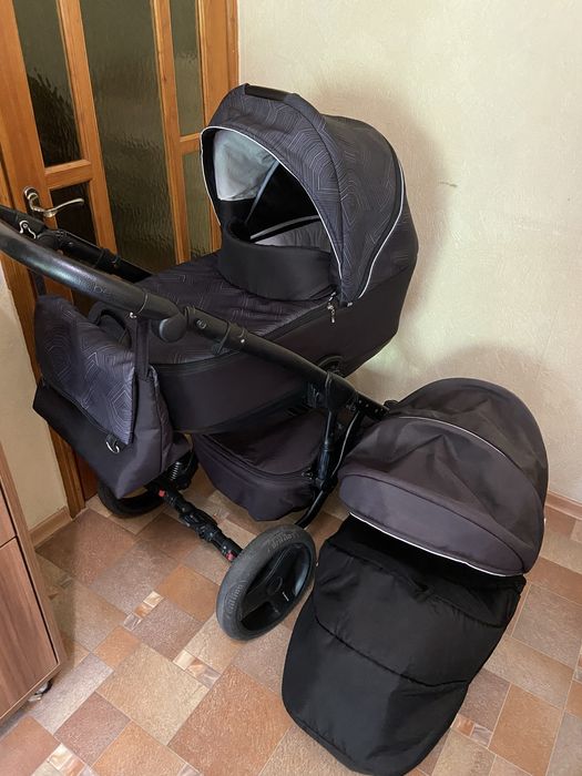 Продам коляску 2 в 1 Bexa