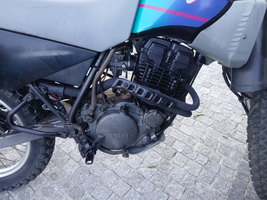 Yamaha xt 350 preta