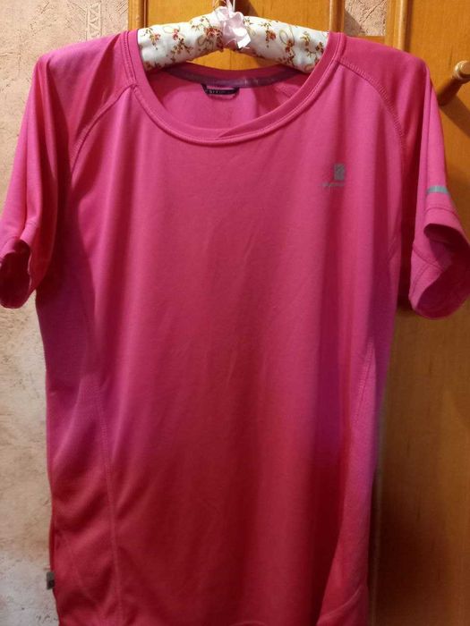 фітнес футболка жіноча