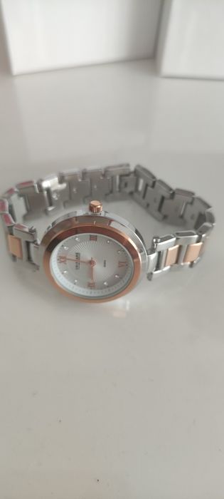 Продам часы. Новые.