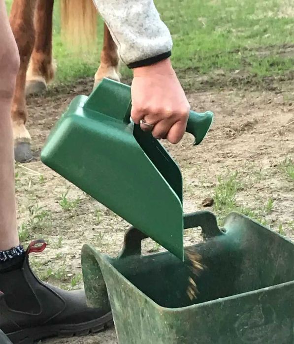 Nabierka plastikowa do paszy, 3 l szufelka