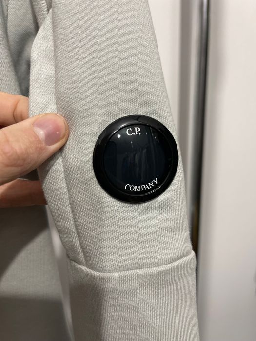 Світшот c.p. Company . Новий , оригінал , голубого відтінку , м розмір