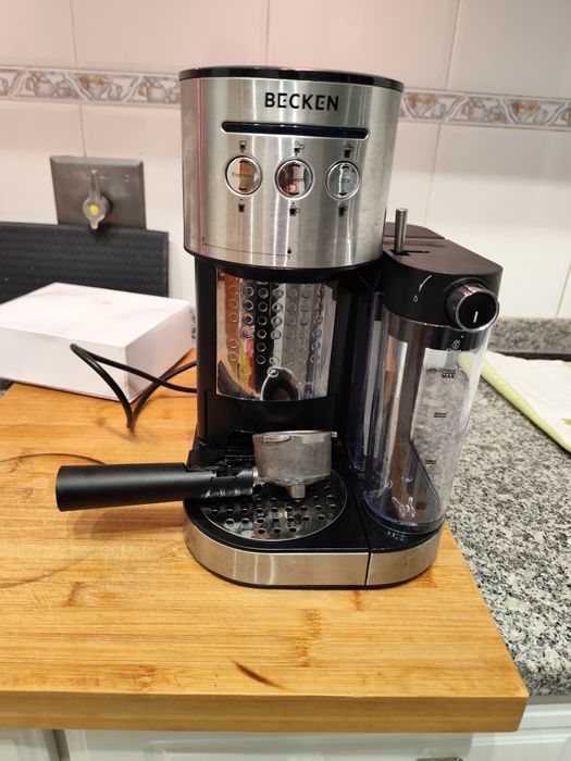 Máquina de Café Manual BECKEN