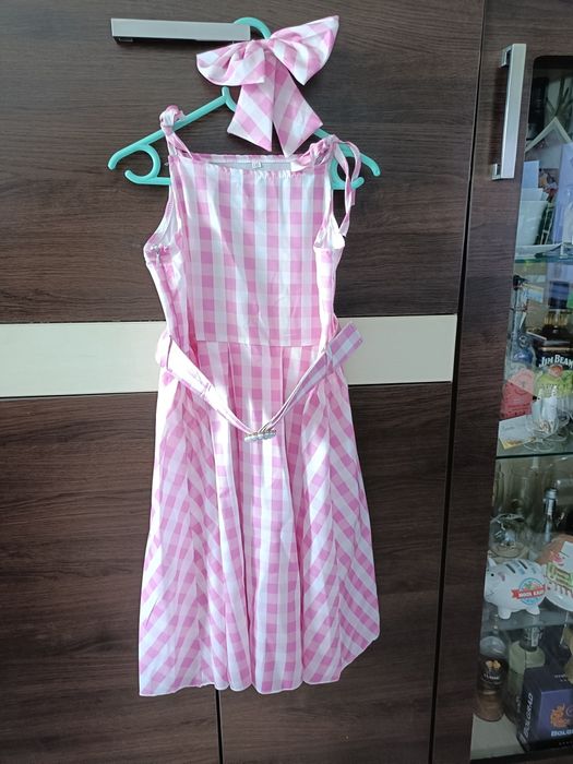 Strój Barbie dla dziewczynki 140.