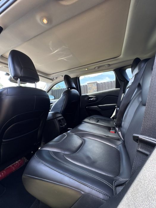 Продам Jeep Cherokee 3.2 бензин 2018р.