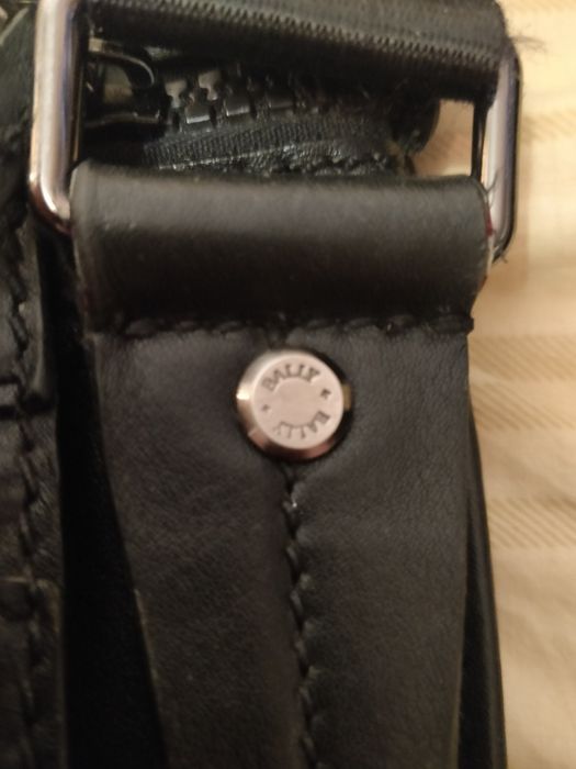 Продам сумку BALLY