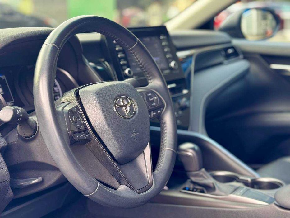 Toyota Camry SE 2022