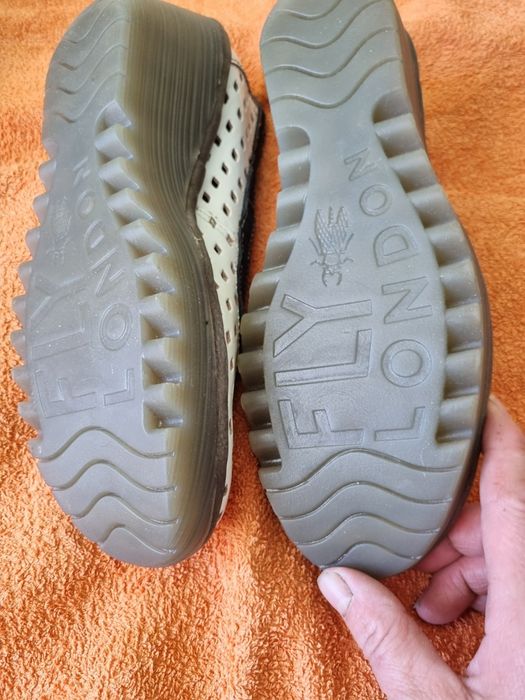 Nowe buty półbuty rozmiar 40 FLY LONDON