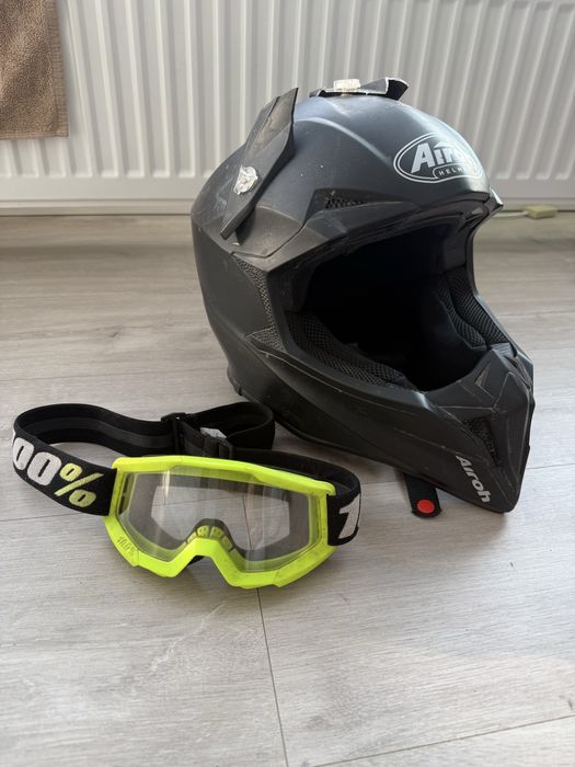 Мотошолом дитячий Airoh розмір XS і окуляри