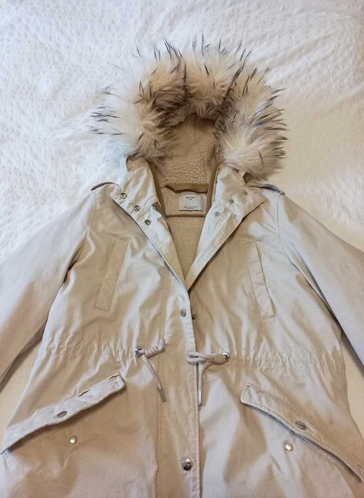 Casaco Parka Capuz Bege Senhora L Bershka