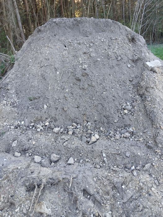 Sprzedam ziemię gruz