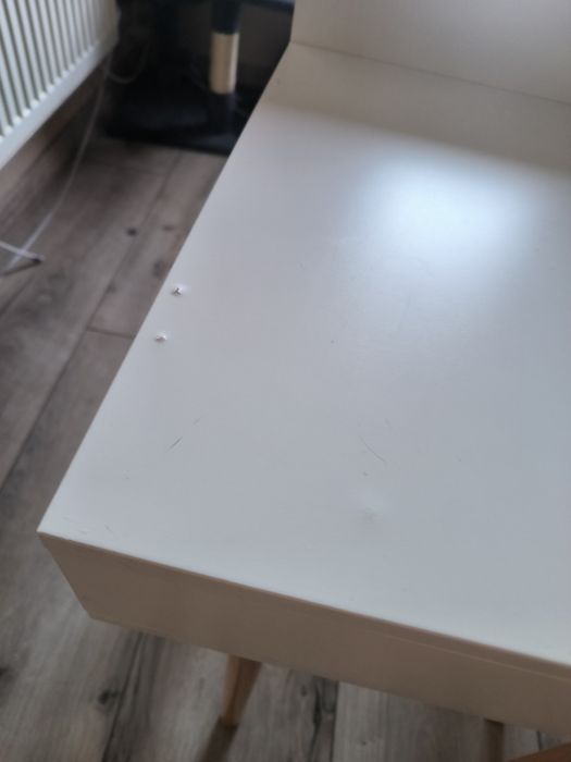 Toaletka z lustrem i krzesłem