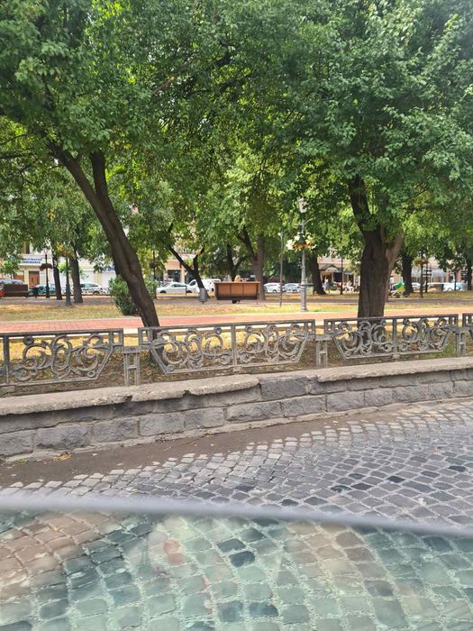 Здається в оренду кв-ра поблизу площі Петефі нс любий термін