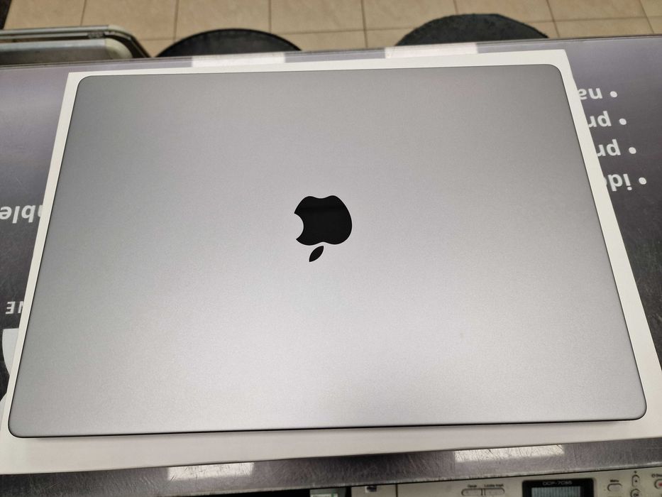 Macbook PRO 16 2023/ M2 PRO/ 16GB/ 512GB/ Space Gray/ 30 cykli/ Grad A