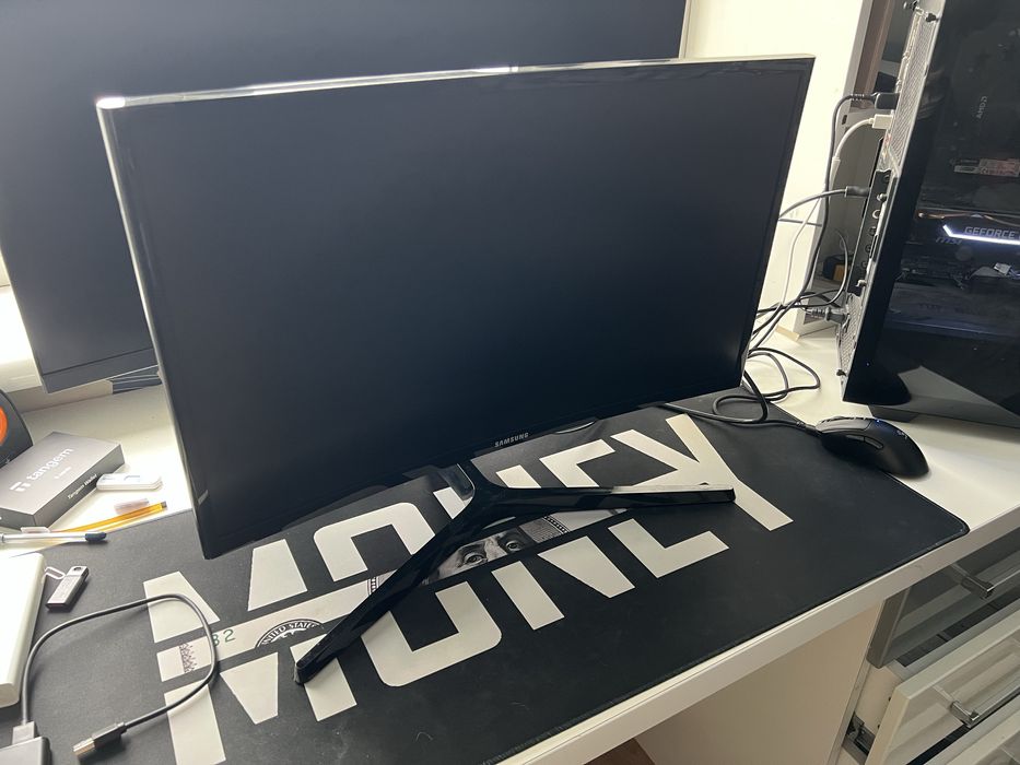 Монітор 23.5 Samsung C24RG50 144Hz
