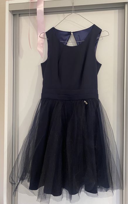 Sukienka z tiulem granatowa