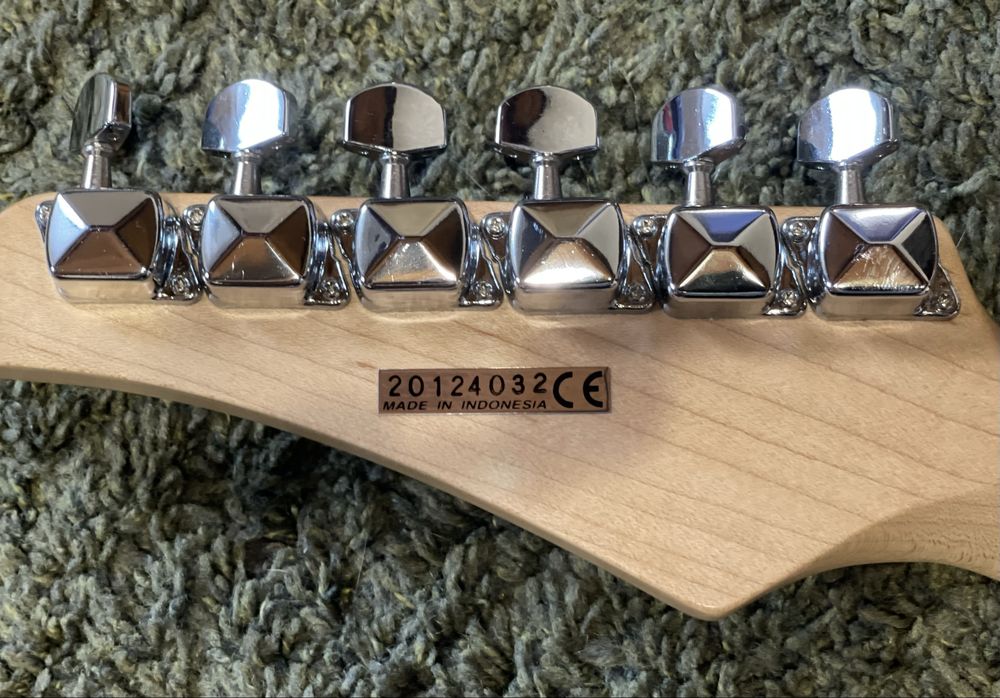 Yamaha ERG 121 електро гітара indonesia