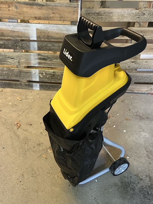 Rozdrabniacz elektryczny tarczowy do gałęzi