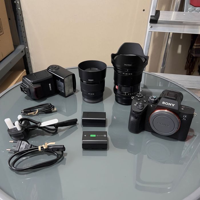 Sony Alpha A7iii + lentes e acessórios