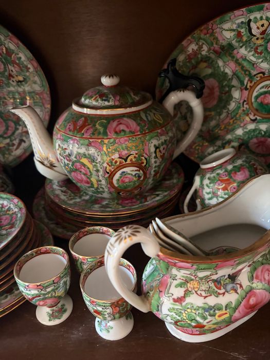 Conjunto Louça Chinesa aprox 116 peças