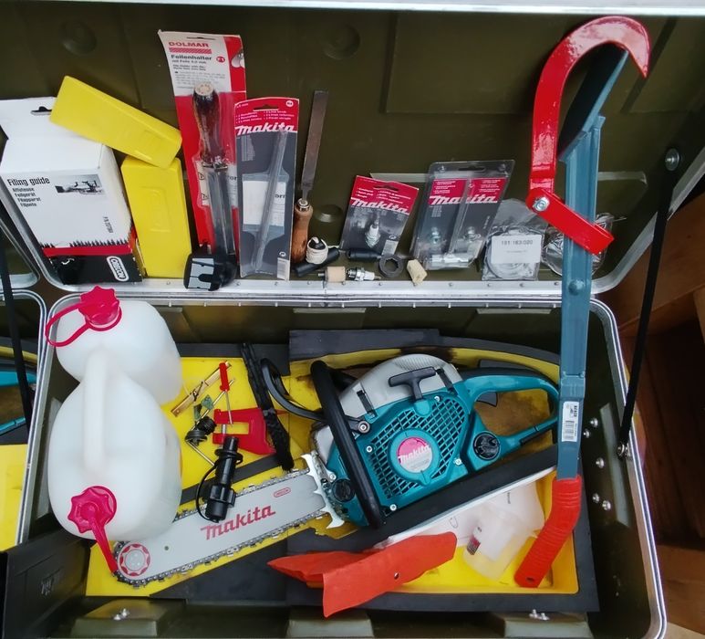 Piła łańcuchowa Makita DCS5000