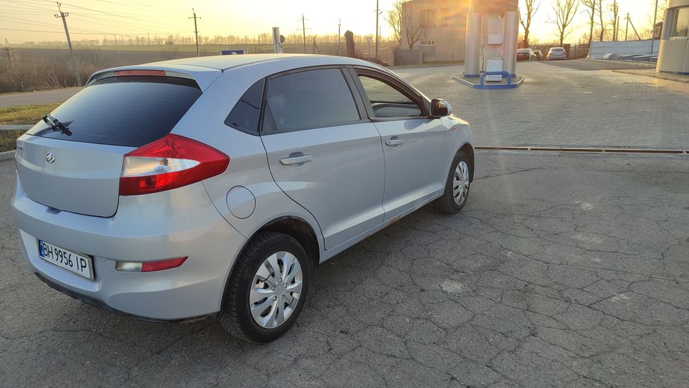 Автомобиль Zaz Forza 1.5 бензин