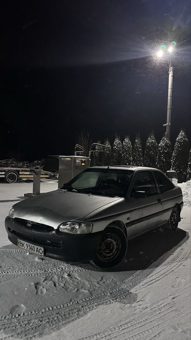 Ford Escort 1.4 газ-бензин