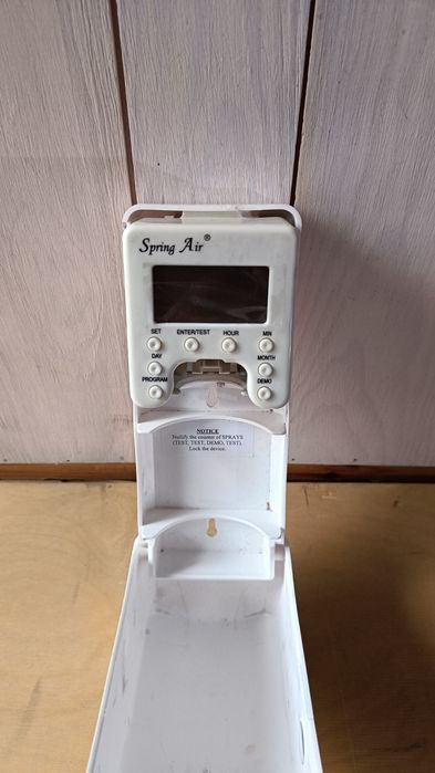Продам автоматический освежитель воздуха Spring Air