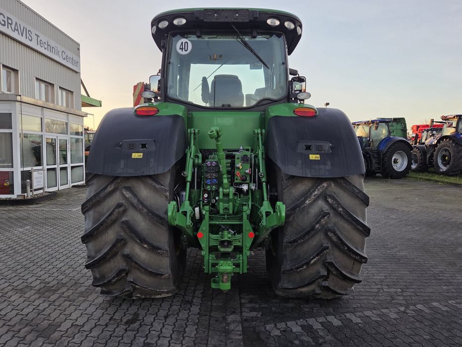 Трактор John Deere