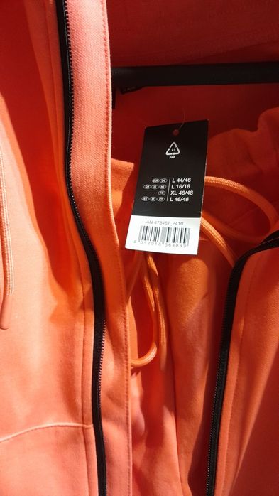 Dresy damskie ,nowe.Tanio.