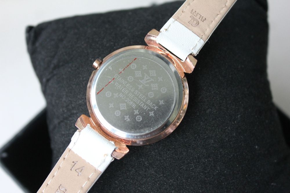 Часы louis vuitton женские