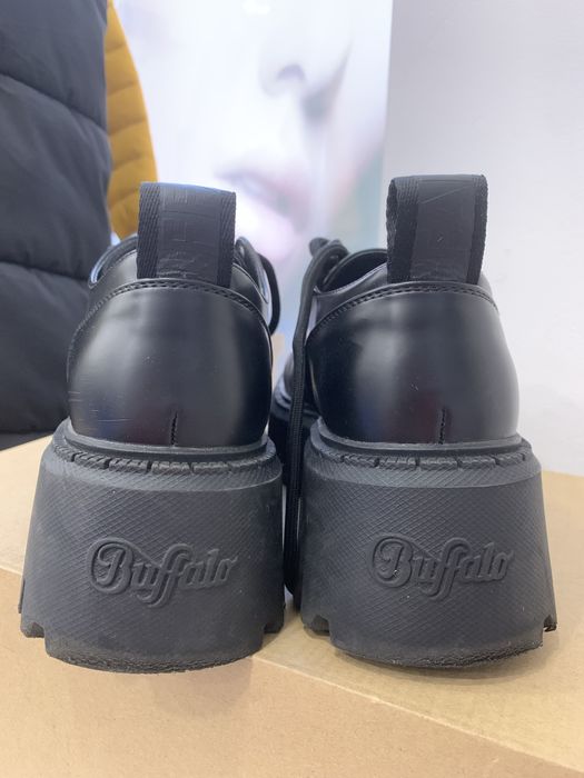 Czarne skorzane buty Buffalo Aspen Lace Up Warm na grubej platformie