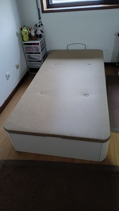 Cama box tipo arrumo de solteiro