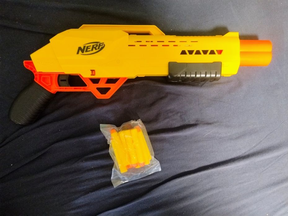 Бластер Nerf з патронами