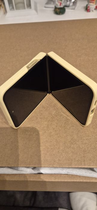 Samsung Galaxy Z Flip6 jak nowy z fakturą