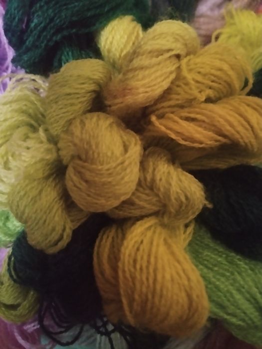 Акрилові нитки для вишивки