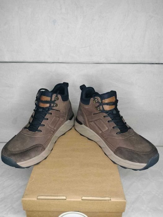 buty model marki Camel Active