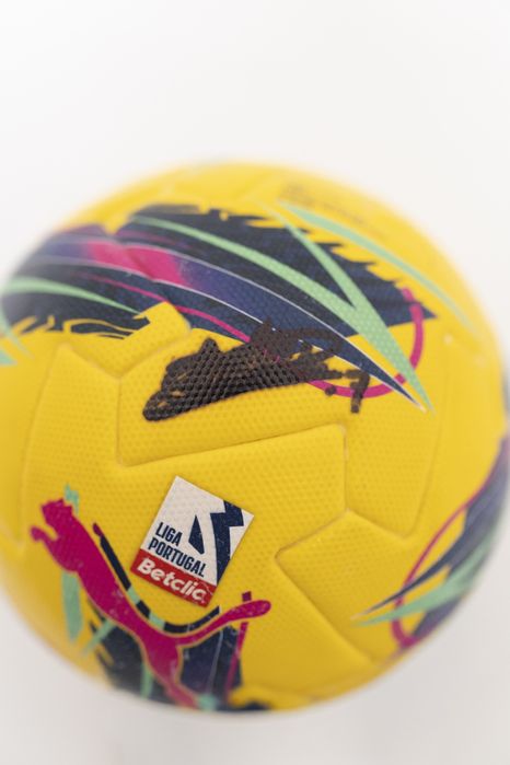 Bola futebol de jogo autografada