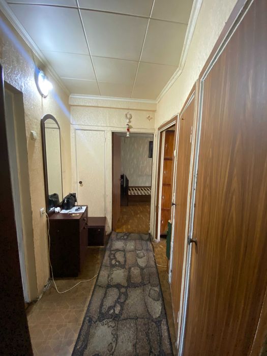 Продаж  3 к.  квартири  Дарницька площа,  Харківське шосе 4/1