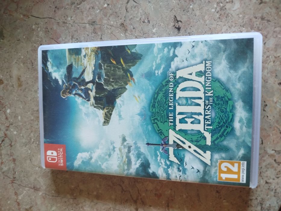 Zelda tears off the Kingdom