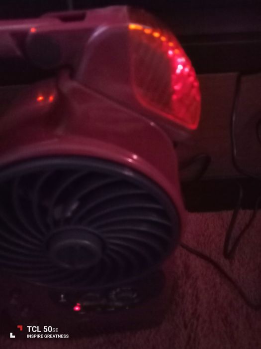 Aparelho antigo com rádio/ lanterna fluorescente/ ventilador .