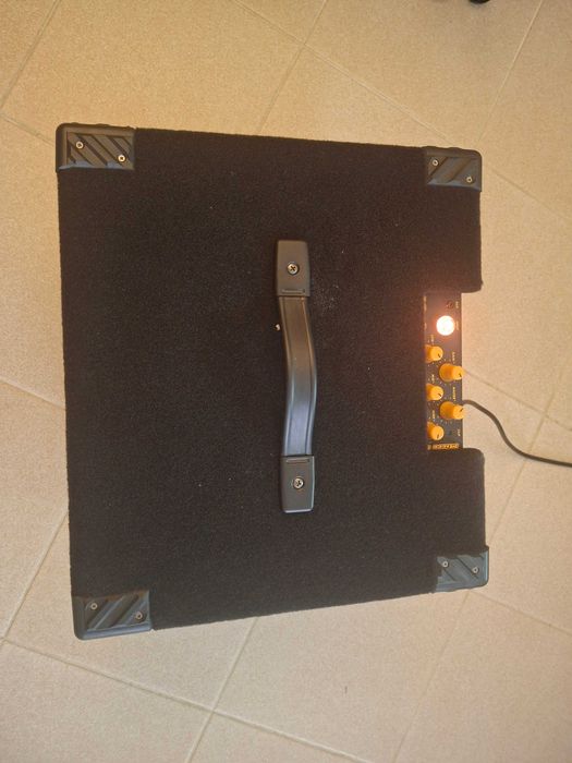 Coluna Mark Bass amplificada para guitarra baixo. Como novo