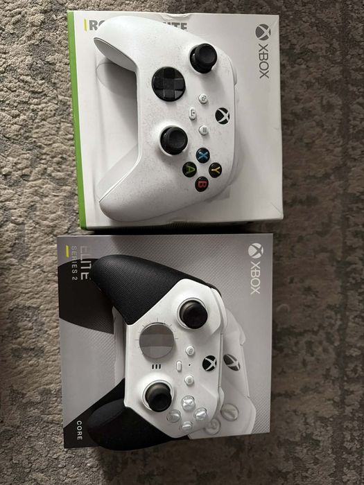 Xbox series X z 2 padami i grą