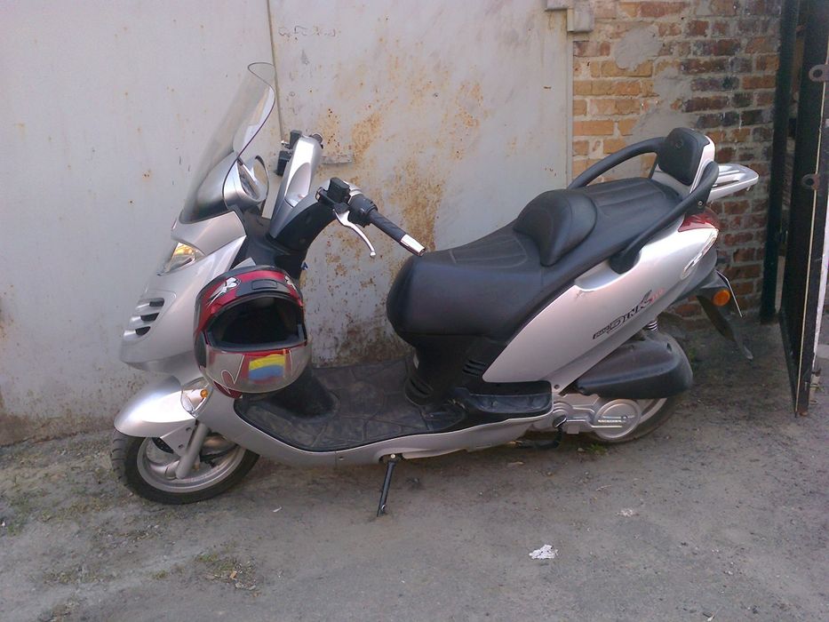 Моторолер Kymco Grand Dink 150 скутер