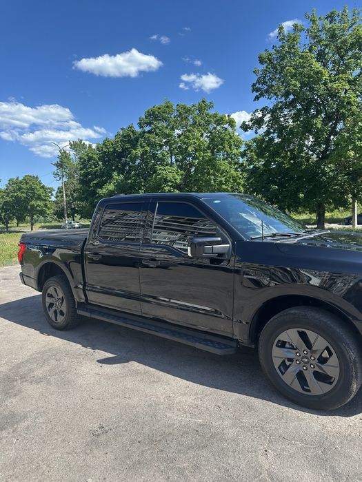 Продам Ford F-150 lighting