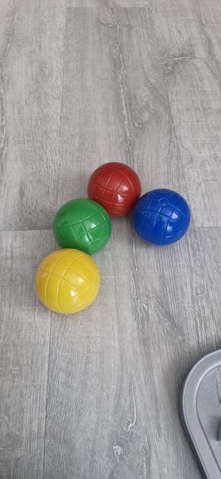 Zestaw dla dzieci w krengle i babington.