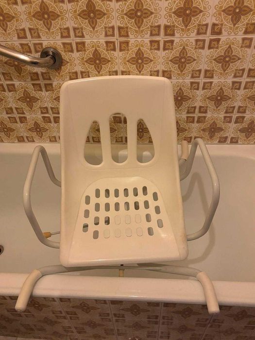 Cadeira Giratória para Banheira