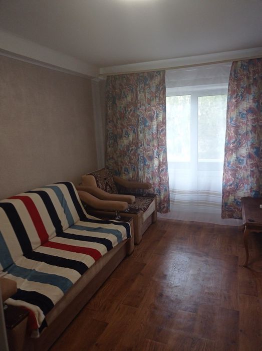 Продаж 1/2 квартири в двокімнатній